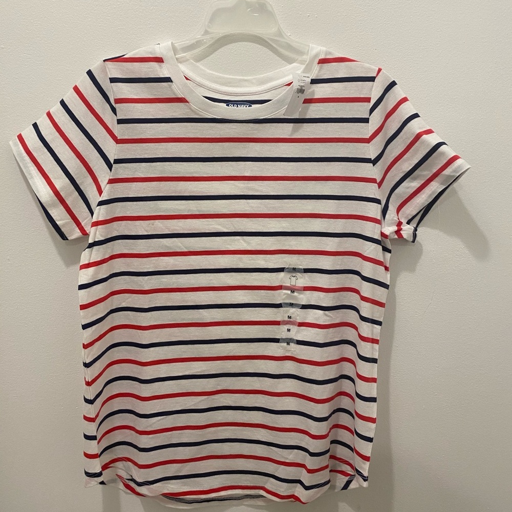 Old navy striped T-shirt🤍❤️💙